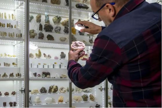 第一批玄学在全世界薅羊毛？开元棋牌靠着情绪价值出海(图2)